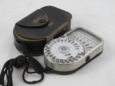 small_a4f1c7_Weston_Euro_Master_light_meter,_0448L,_1.jpg