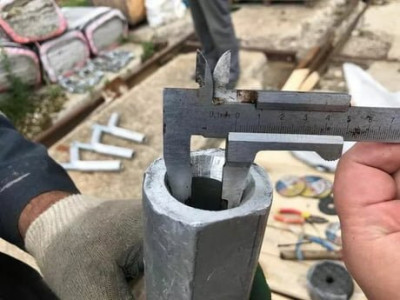 From https://memefort.com/funny/80770/client-showed-proof-hole-was-of-wrong-size-2/ but think I saw this in Facebook recently