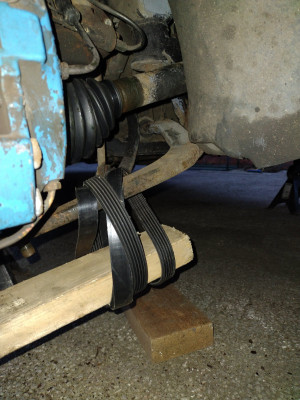 Old auxiliary belt and 3x2 = excellent wishbone deflector setup