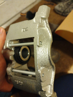 Even has the pins, R clips (and the wire spring that sits behind the pads = not on this picture)