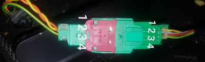 Passenger seat interconnector