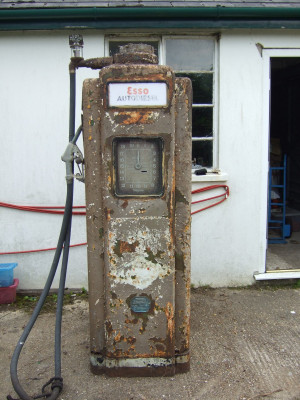 Petrol pump 005.JPG