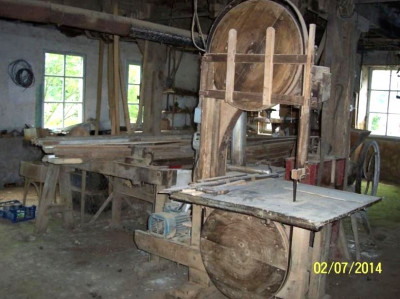 Wooden bandsaw p.jpg