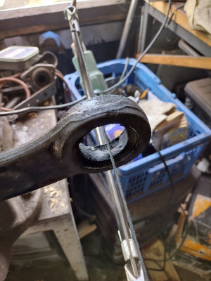 De-bushing