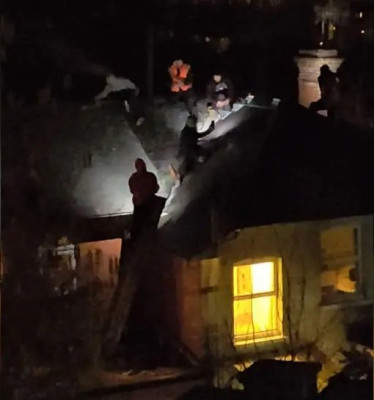 Some dodgy roofers at night - HSE