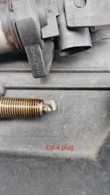 Pug 308 Cyl 4 Spark Plug.jpg