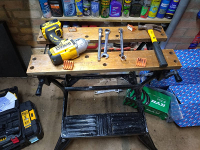 The B&amp;D workmate I used to hold the struts while changing over the top plates etc.