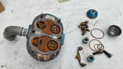 Rusty pump head - own work
