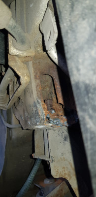 I don't know where to start with this image but...garage 1 did work to the car inc subframe removal after which it wouldn't start (fuel pipes run in this vicinity) and garage two who carried out remedial work didn't tell me of what might of happened.
