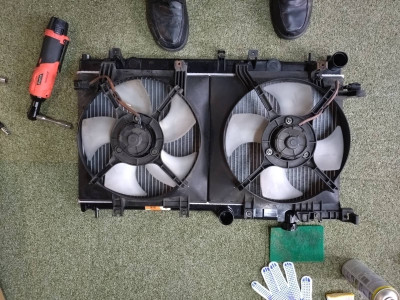 Fans onto the new radiator