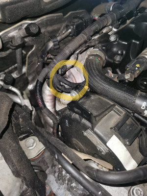 broken fitting.jpg