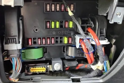 Opal Corsa Fusebox