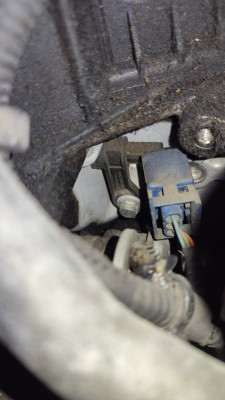 El sensor es el del conector azul