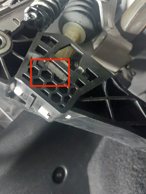 plastic clip.jpeg