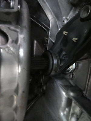 Release fork and bearing in forward position 2.JPG