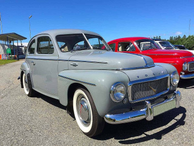 Volvo-PV444-web1-2498649956.jpg