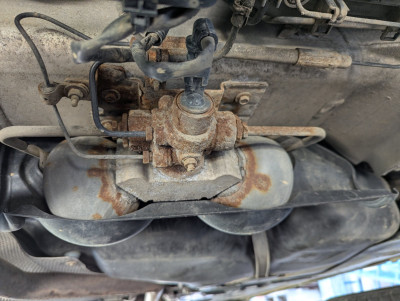 Rear regulator valve