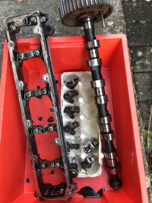 HDi CAMSHAFT REMOVED.jpg (398.38 KiB) Viewed 506 times Skull's - Camshaft parts