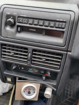 CitroenAXRadio.jpg