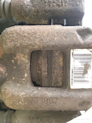 Inner pad thickness (rear, right)