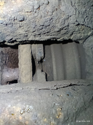 Front right inner pad