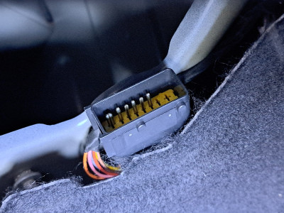 Wiring harness in back left boot