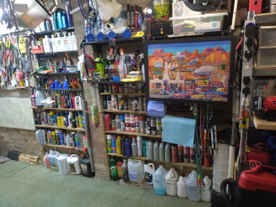 The picture covers up the mixed shelf