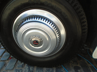 wheel trim or hub cap that is the question.